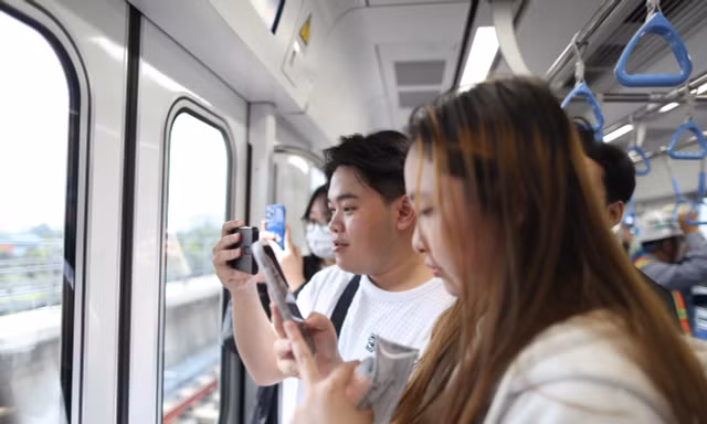 TP.HCM: Tàu metro Bến Thành - Suối Tiên lăn bánh chạy thử nghiệm qua 5 nhà ga trên cao