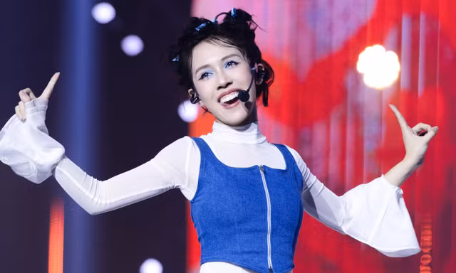'Thánh nhạc chế' Hậu Hoàng khoe 'visual' đầy khác biệt, làm mới 'bản hit' của Trúc Nhân