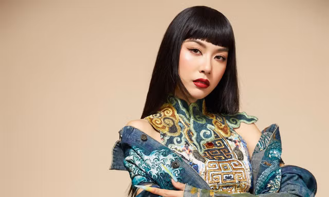 Netizen ngỡ ngàng trước nhan sắc 'khác lạ' của Á hậu Quốc tế Thúy Vân, vừa lấn sân ca hát