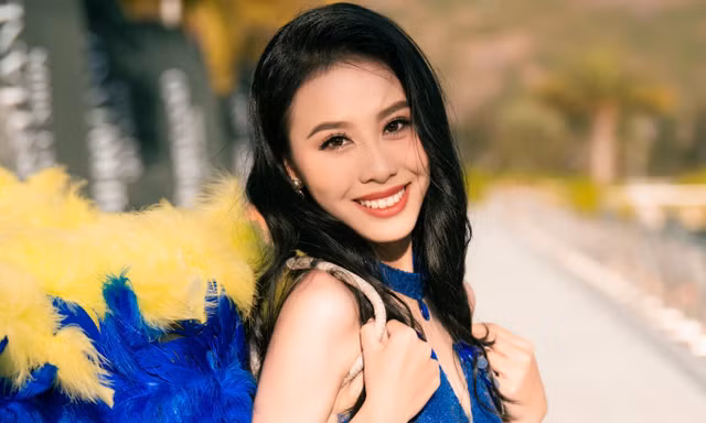 Nhờ mẹ gợi ý tham gia, nữ sinh gen Z Lê Nguyễn Ngọc Hằng quyết đặt mục tiêu ngôi vị cao nhất ở 'Hoa hậu Việt Nam 2022'