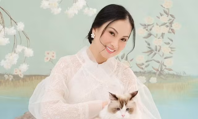 V-net bất ngờ với hình ảnh mộc mạc hiếm hoi của 'nữ ca sĩ Việt giàu nhất thế giới’ Hà Phương