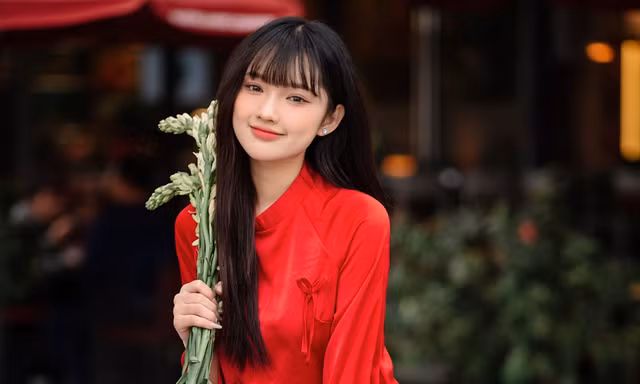 Cô giáo Gen Z ‘đốn tim’ cộng đồng mạng với vẻ đẹp ‘gây thương nhớ’