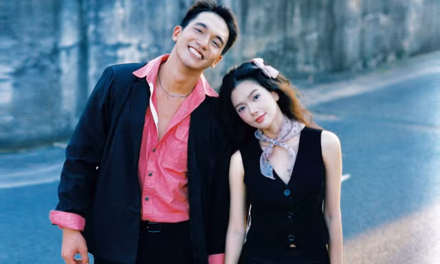 Cặp đôi tân binh 'khủng' của làng giải trí Việt tung bộ ảnh 'tình bể bình'