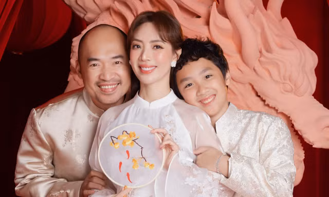 'Vợ chồng trăm tỷ' Thu Trang - Tiến Luật kể kế hoạch đón Tết, lộ diện một nhân vật đặc biệt chiếm trọn 'spotlight'