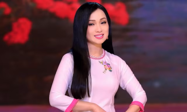 ‘Ca sĩ tỷ phú' Hà Phương tiết lộ kỷ niệm thời học trò qua bài hát đậm chất mùa Hè
