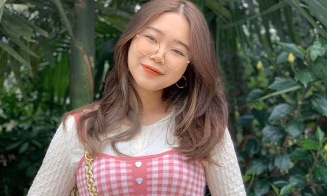 Nữ sinh Ngoại thương thu hút giới trẻ nhờ các clip chia sẻ tips hay khi học tiếng Anh