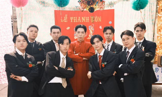 'Ông hoàng nhạc Valentine' đi cầu duyên ngày Tết mong 'thoát ế', gặp ngay 'Hoa hậu quốc dân'