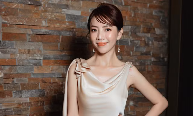 Thu Trang gây 'náo loạn' mạng xã hội, đưa ra thông báo 'nóng' về Tiến Luật