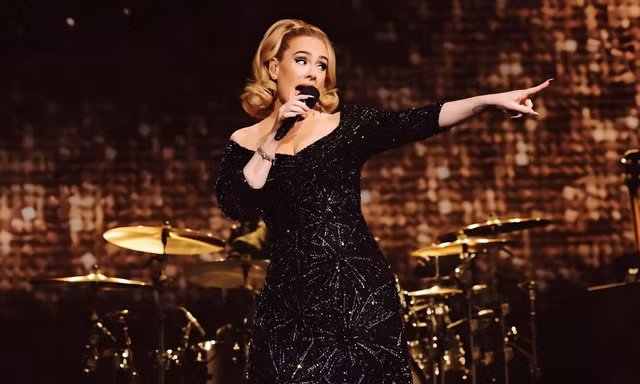 Vnet 'chấn động' khi giọng ca đình đám Adele bất ngờ diện trang phục của nhà thiết kế Công Trí