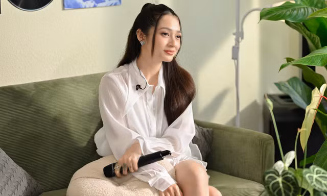 Vừa ‘gây bão’ khi công khai hình ảnh con gái, Bảo Anh đã có động thái mới bên Erik