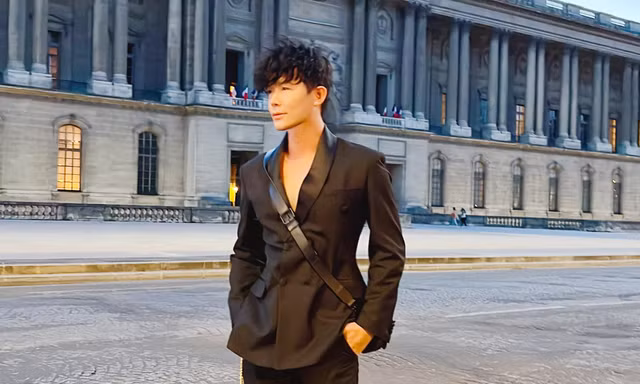 Nathan Lee xuất hiện bên diva số 1 nước Pháp, gây xôn xao tin đồn 'hẹn hò' nữ TikToker nổi tiếng