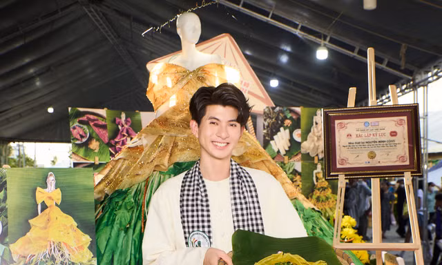 ‘Nhà thiết kế của những kỷ lục Việt Nam’ Nguyễn Minh Công lại gây ‘chấn động’ dân mạng với chiếc váy bánh xèo