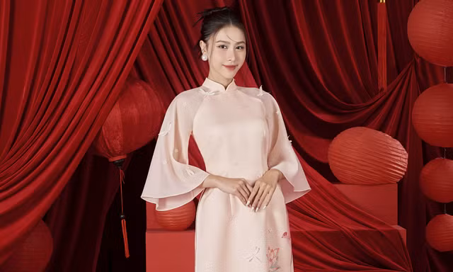 Á hậu quốc tế Lê Nguyễn Ngọc Hằng: 'Đón Tết đơn giản, hạnh phúc với gia đình là đủ'