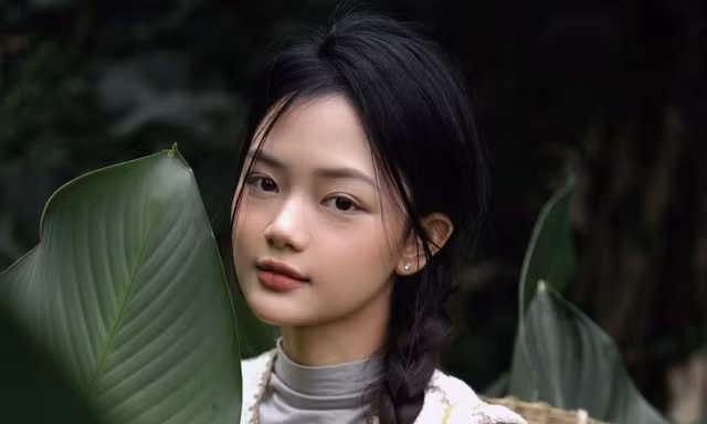 'Thôn nữ thần tiên' Lâm Anh gây 'sốt' cộng đồng mạng với kênh YouTube quảng bá ẩm thực quê nhà