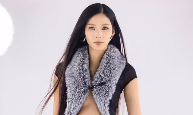 Á hậu Hoàng Thùy mang bản sắc thời trang Việt đến 'Shanghai fashion week'