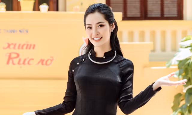 Nông Thúy Hằng: ‘Tôi lựa chọn hình ảnh Hoa hậu trí thức chứ không phải hào nhoáng hàng hiệu’