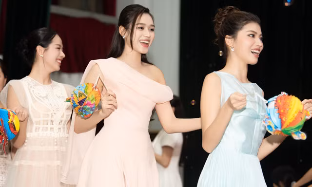 Các 'nàng Hậu' Việt mang Trung Thu hạnh phúc đến cho các em nhỏ có hoàn cảnh khó khăn