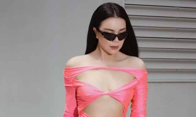 ‘Siêu mẫu bốc lửa’ Trà Ngọc Hằng không còn hở bạo mà đổi phong cách sang chảnh khiến V-net ‘sốc’