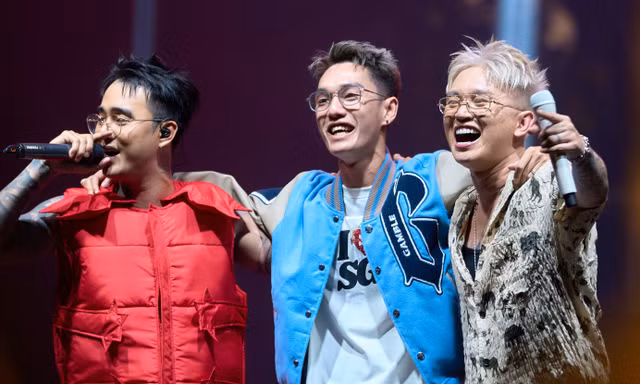 B Ray kết hợp với hai ‘phù thủy âm nhạc’ khiến dàn rapper đình đám Việt Nam Karik, JustaTee, Thái VG hết lời khen ngợi