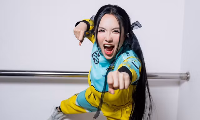 Một 'sao nữ' bất ngờ 'gây sốc' khi vượt qua dàn 'mỹ nhân' đình đám, được khán giả gọi tên 'bà trùm tốc độ'