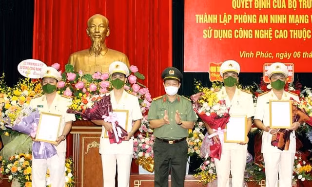 Lễ công bố các quyết định của Bộ trưởng Bộ Công an về việc thành lập Phòng PA05, Công an tỉnh Vĩnh Phúc. Ảnh: N.L