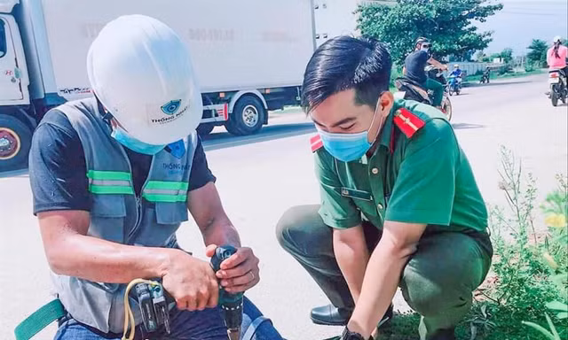 Đoàn Thanh niên Công an tỉnh Bình Thuận lắp camera an ninh tại các điểm nóng về an ninh trật tự 