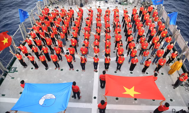 Đại hội đại biểu toàn quốc Hội LHTN Việt Nam lần thứ IX là ngày hội lớn của thanh niên Việt Nam (Trong ảnh, hội viên, thanh niên tham gia Hành trình Tuổi trẻ vì biển đảo quê hương năm 2024)