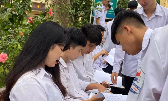 Bộ GD&ĐT công bố dự thảo phương án thi tốt nghiệp THPT từ năm 2025 với nhiều điểm mới 