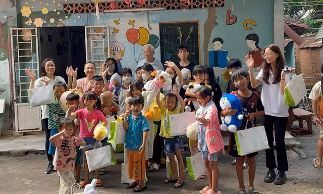 Những gấu bông cũ trở thành người bạn tinh thần đến với trẻ em kém may mắn