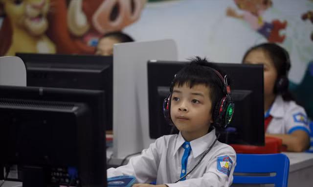 Chuyển đổi số, phổ cập số hóa trong giáo dục cần sự đầu tư về người và vật chất Ảnh: THẾ ĐẠI