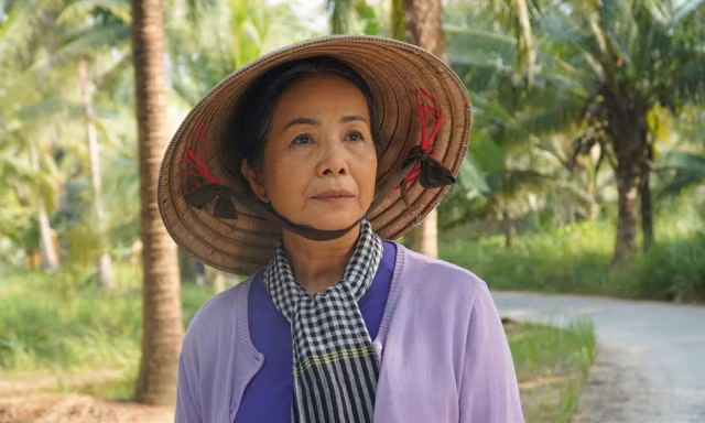 NSƯT Minh Trang đảm nhận vai bà Năm trong Bà già đi bụi