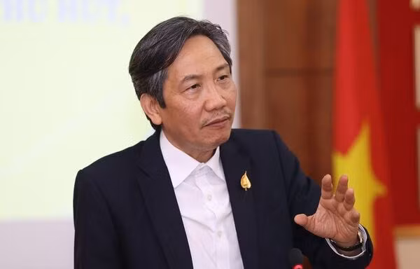Sàng lọc, chuẩn hóa cán bộ, công chức