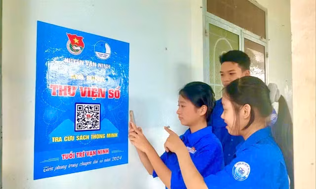 Với chiếc điện thoại thông minh có kết nối internet, quét mã QR là các bạn trẻ có thể truy cập vào thư viện số đọc được nhiều loại sách 