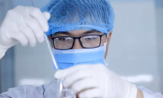 Nghiên cứu, sáng chế trong lĩnh vực y dược của Việt Nam còn rất khiêm tốn Ảnh: NGHIÊM HUÊ