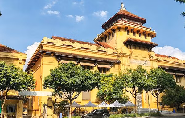 Đại học Tổng hợp trên phố Lê Thánh Tông Ảnh: Minh Tuấn