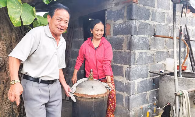 “Em bé Bảo Ninh” phụ vợ làm việc nhà 