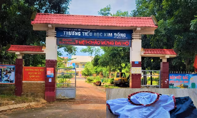 Trường Tiểu học Kim Đồng (TP Buôn Ma Thuột, Đắk Lắk) thay đồng phục khiến phụ huynh bất bình 