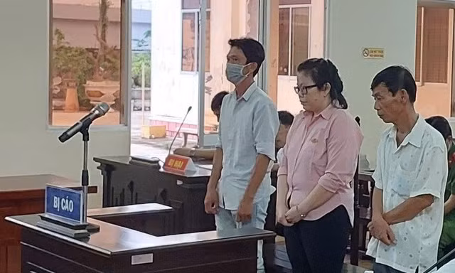Nhờ người giả chữ ký của chồng để lừa đảo