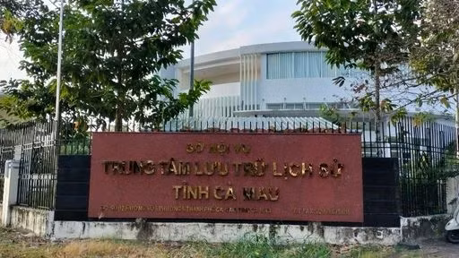 Một phó giám đốc trung tâm ở Cà Mau xin nghỉ việc rồi tự rút lại đơn