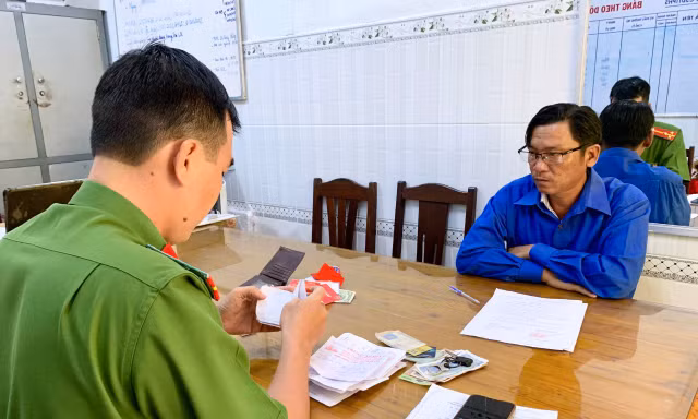 Bắt thầy cúng lừa đảo 'di cung hoán số’, chiếm đoạt hơn 700 triệu đồng