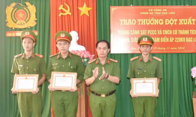17 giờ hút nước chống ngập trạm biến áp, tránh mất điện 2 tỉnh Cà Mau, Bạc Liêu