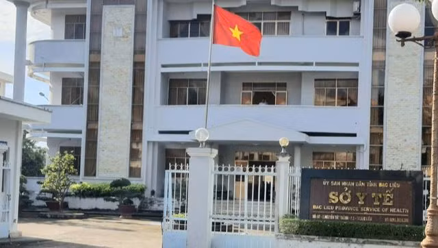 Bắt một trưởng phòng của Sở Y tế Bạc Liêu 