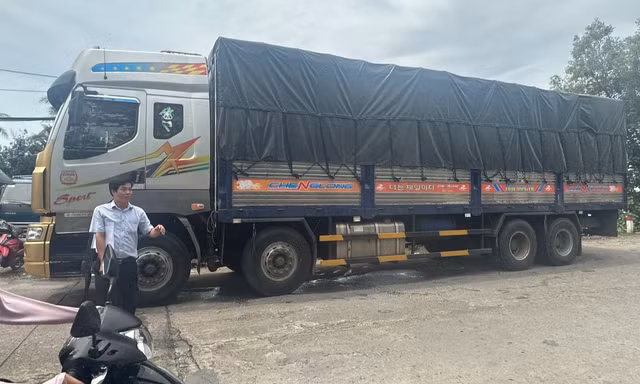 Vụ xe 31 tấn làm cầu 3,5 tấn biến dạng ở Cà Mau: Xem xét trách nhiệm Phó trưởng công an huyện