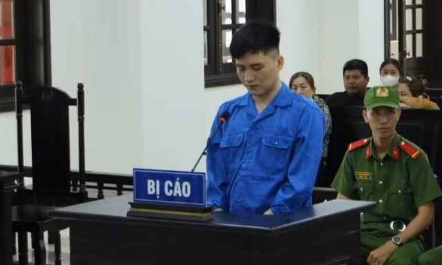 Vác dao gây án khi nghe tin chủ nợ quậy phá hàng quán của mẹ vợ 