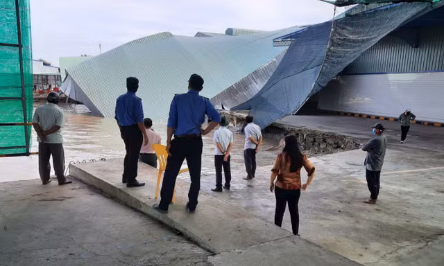 Bạc Liêu : Công ty chế biến bột cá bị ‘kéo tuột’ xuống sông trong đêm, thiệt hại hơn 5 tỷ đồng