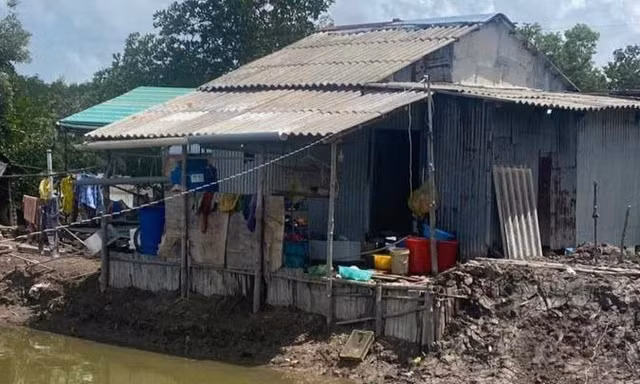 Lật vỏ lãi trên biển, 2 vợ chồng tử vong