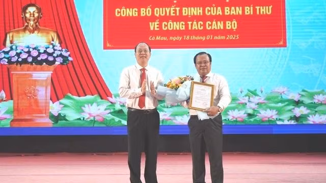 Công bố quyết định của Ban Bí thư về công tác cán bộ tại Cà Mau