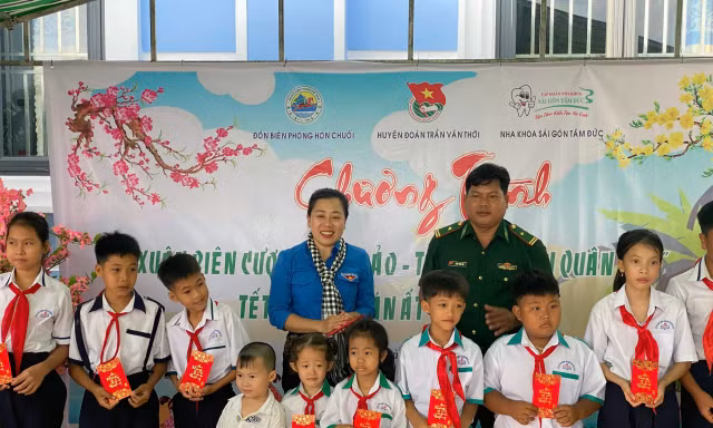 Cà Mau: Hơn 1,7 tỷ đồng chăm lo thiếu nhi dịp Tết