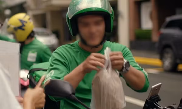 Đặt GrabFood, chờ 1 tiếng rồi bị hủy nhưng khách hàng bất ngờ với hành động của tài xế