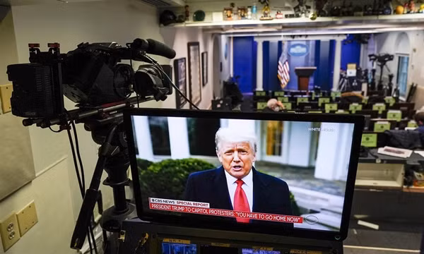 Tổng thống Trump chưa hết nhiệm kỳ, Twitter đã ra tay xóa bài đăng, khóa tài khoản của ông